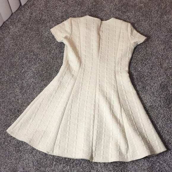 Romeo & Juliet Cream Dress, Size M - Picture 2 of 8